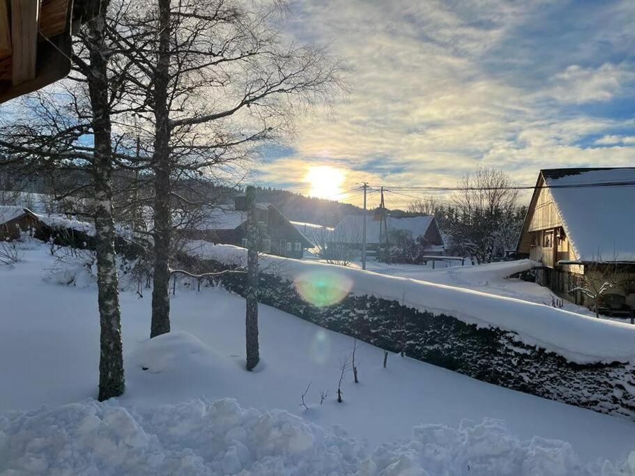 Nuit Insolite - La Cabane Du Haut-Doubs Les Gras Εξωτερικό φωτογραφία